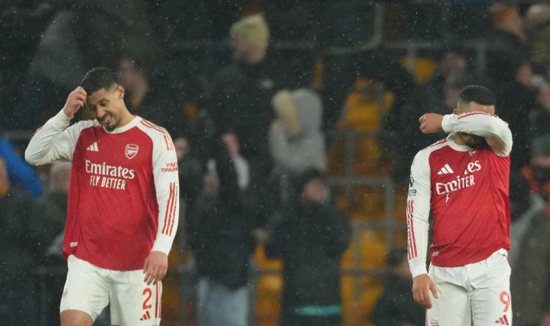 Tìm hiểu diễn biến trận đấu trước khi Arsenal bị các kình địch chế giễu