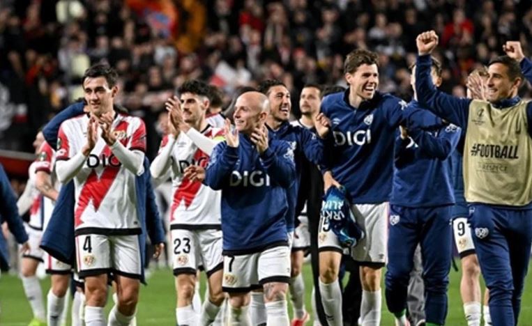 Palace bị pressing và để Rayo Vallecano ghi bàn sau 15 phút