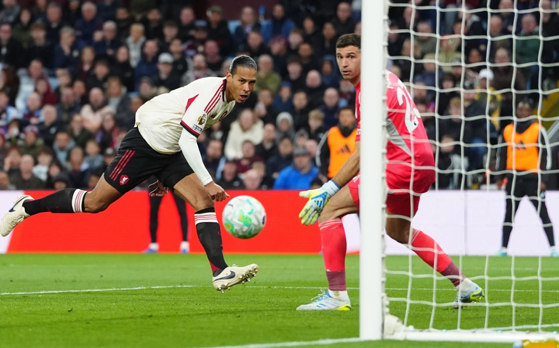 Trận đấu Liverpool thua Aston Villa với tỷ số 0-3 đau đớn