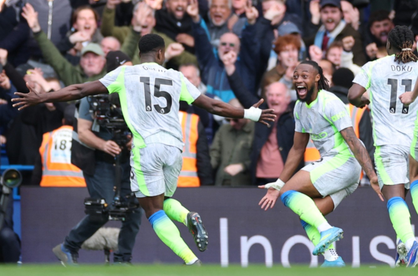 Man City áp sát Arsenal và nhận ra họ không thể vấp ngã nữa