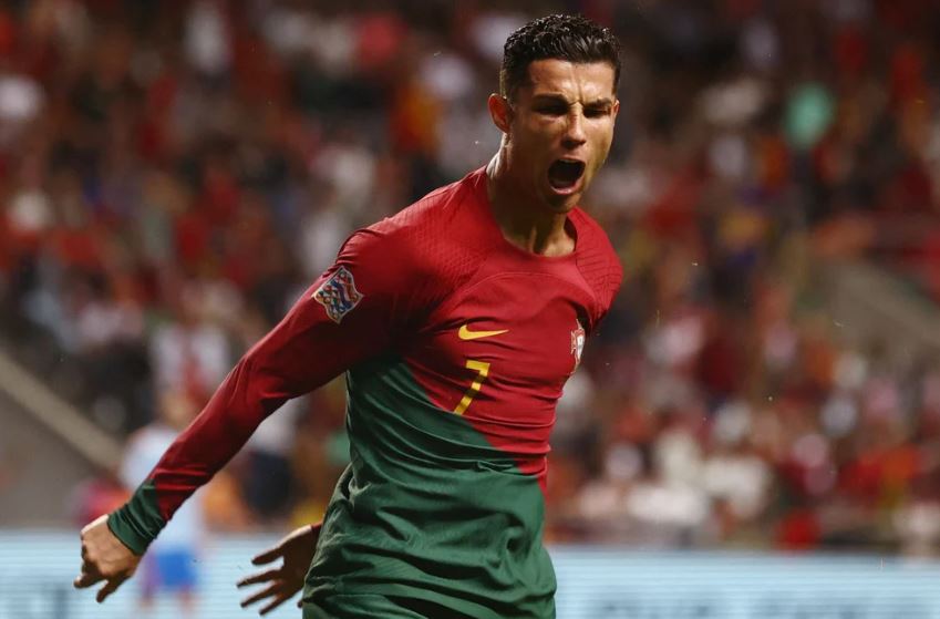 Người hâm mộ phản ứng trước vụ trượt giải của Ronaldo
